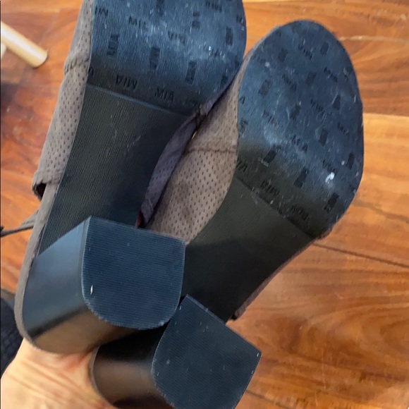 MIA booties - Picture 5 of 10
